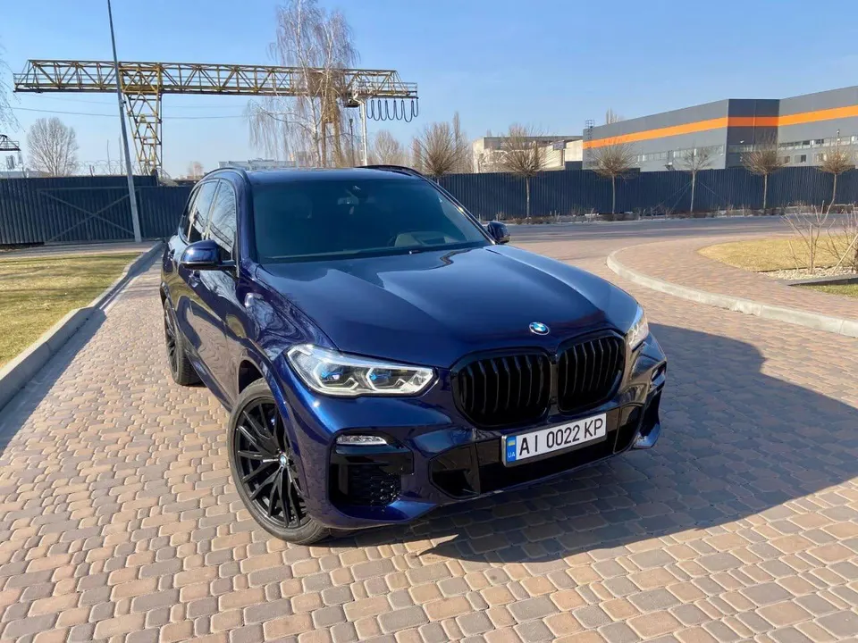 BMW X5 M50i