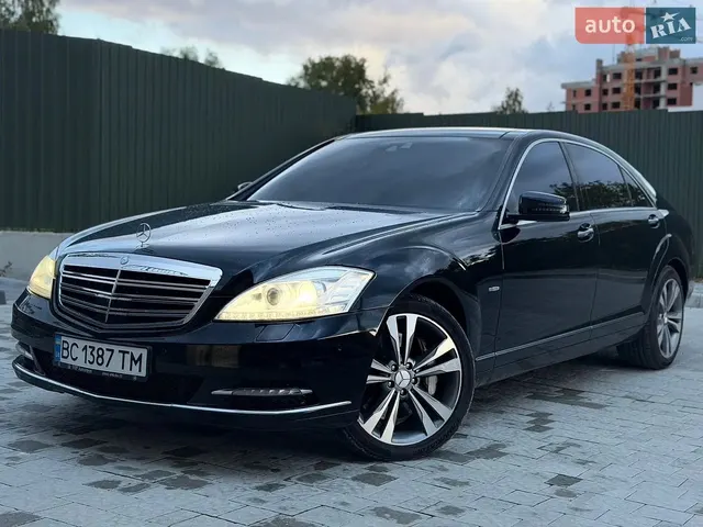 Mercedes-Benz S-Class