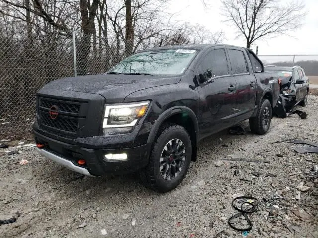 Nissan TITAN SV