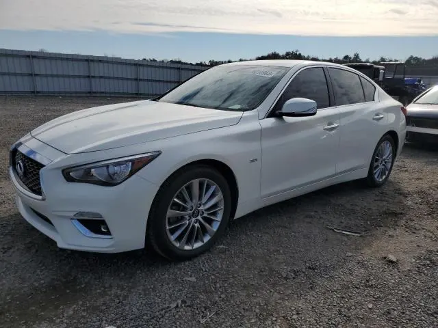 Infiniti Q50 LUXE
