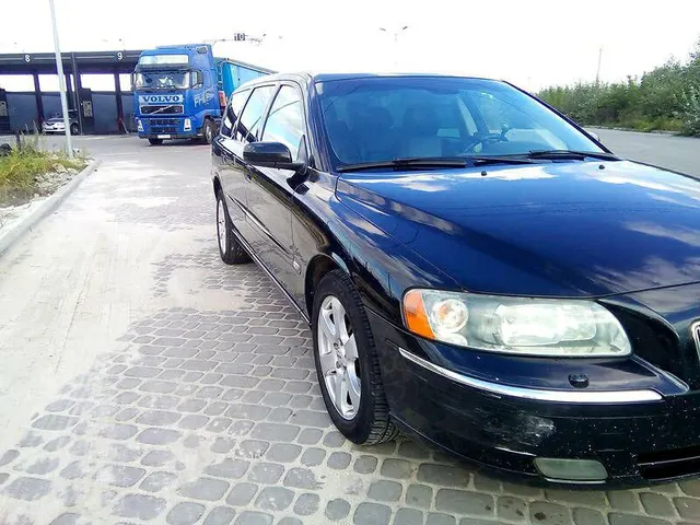 Volvo V70 AWD
