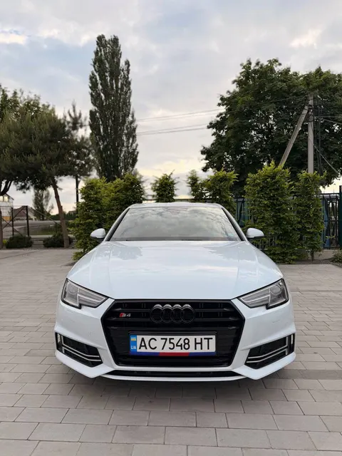 Audi A4 B9