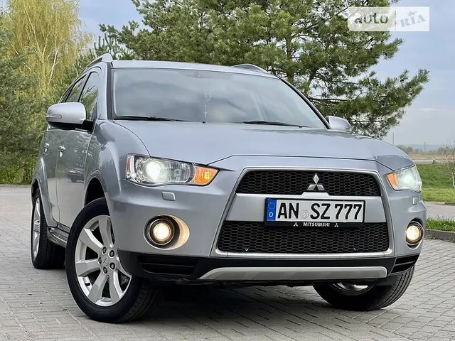 Mitsubishi Outlander XL 4WD