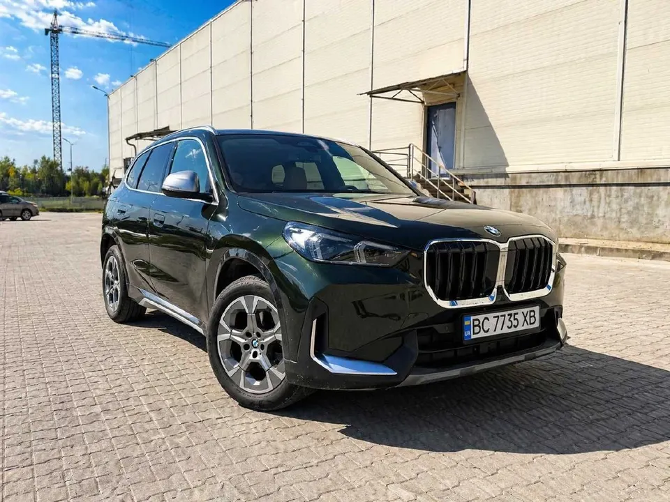 BMW X1 U11