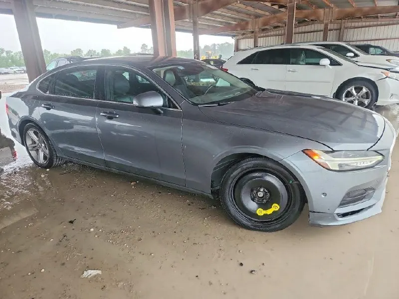 Volvo S90 T5 MOMENTUM