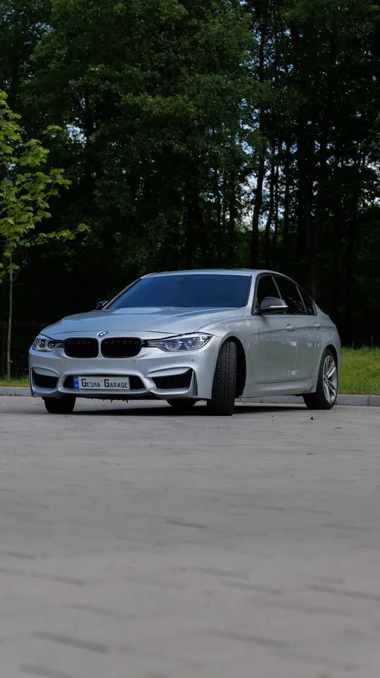 BMW F30