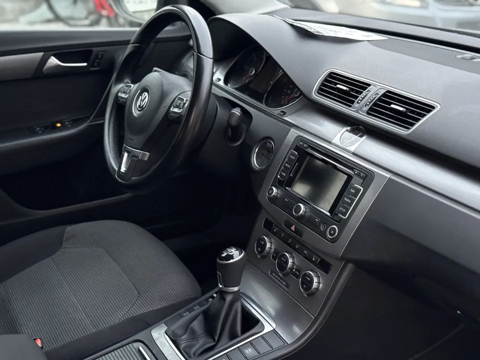 Volkswagen Passat — фото 5