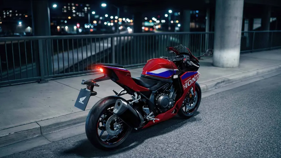 Honda представила новий CBR500R Four — фото 8