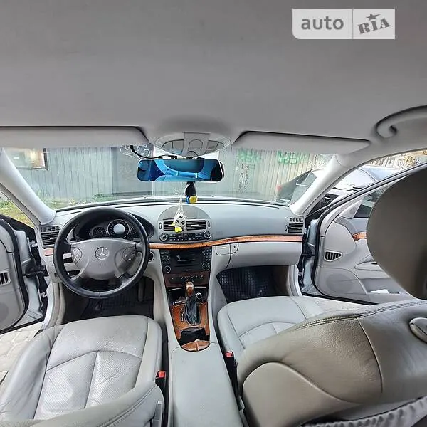 Mercedes-Benz E 280 elegance 4