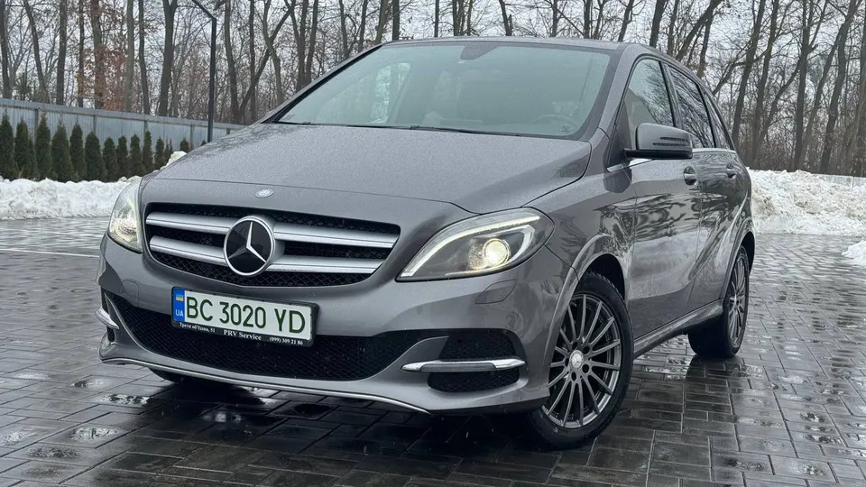 Mercedes-Benz B 250e