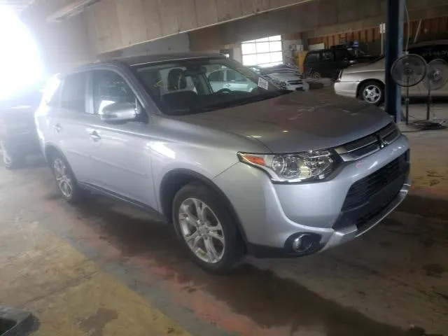 Mitsubishi OUTLANDER SE