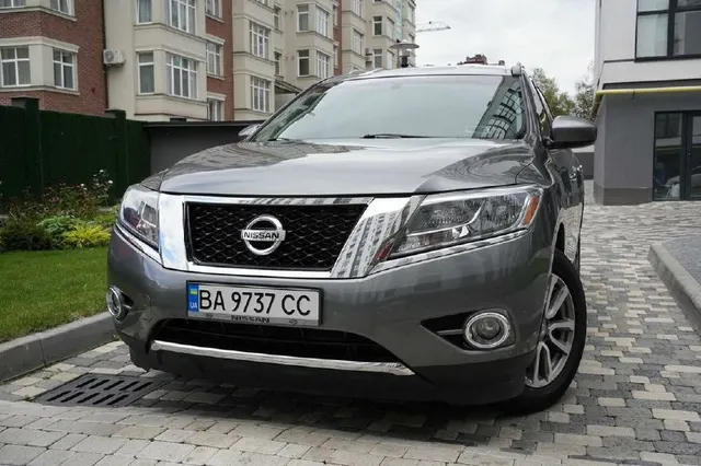 Nissan Pathfinder 4WD