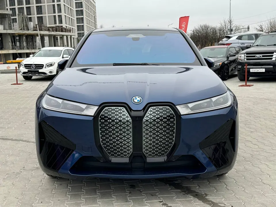 BMW IX 50