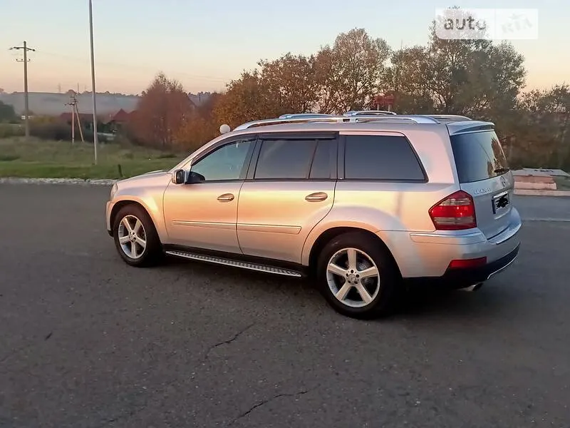 Mercedes-Benz GL-Class