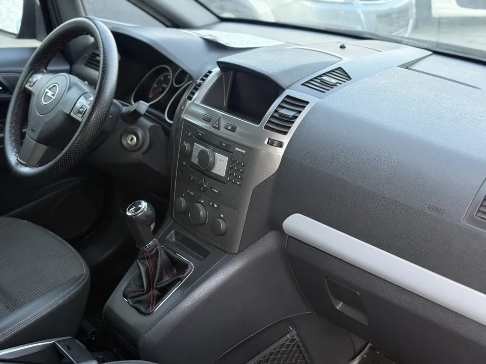 Opel Zafira — фото 6