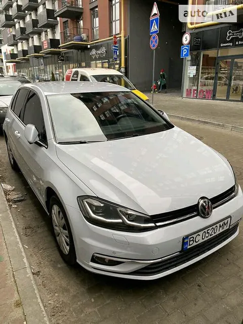 Volkswagen Golf VIII