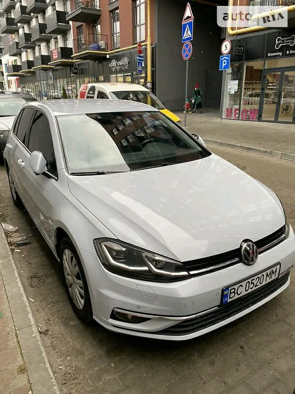 Volkswagen Golf VIII