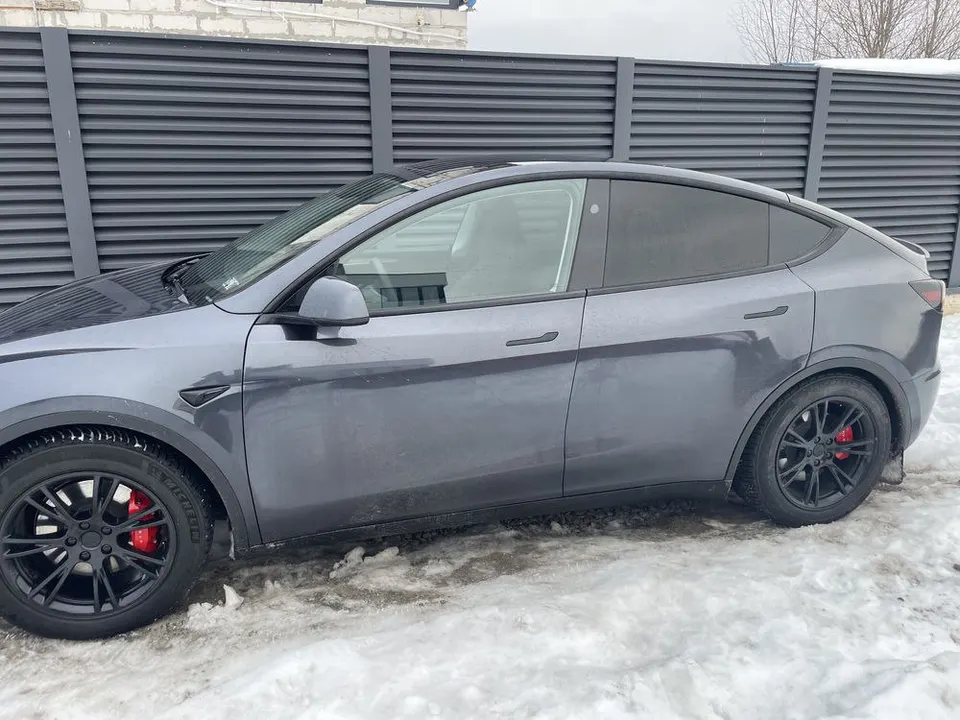 Tesla model y performance