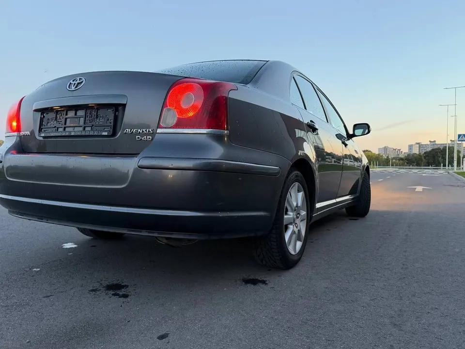 Toyota Avensis D4D — фото 10