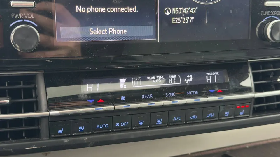 Toyota SIENNA LIMITED — фото 9