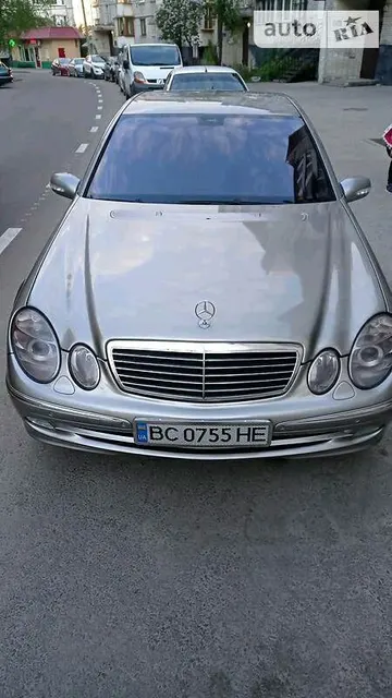 Mercedes-Benz E 320 avantgarde