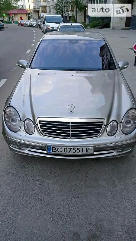 Mercedes-Benz E 320 avantgarde