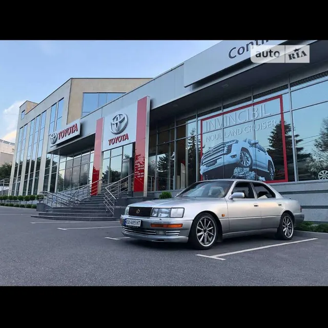 Lexus LS