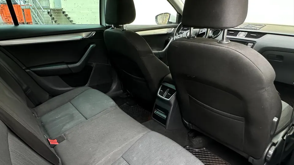 Skoda Octavia — фото 10
