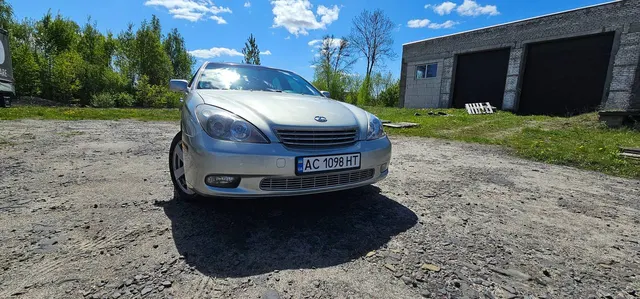 Lexus ES