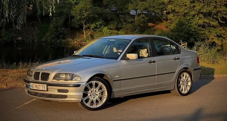 BMW 318I