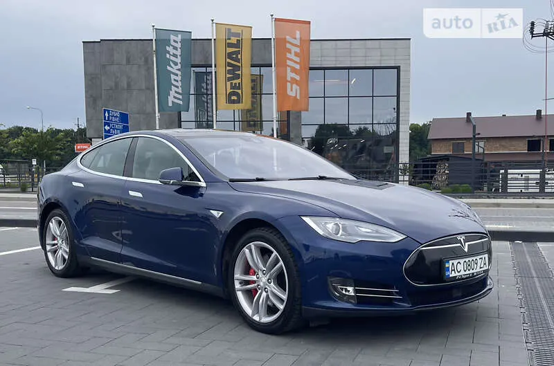 Tesla Model S