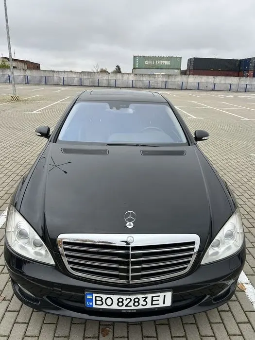 Mercedes-Benz 