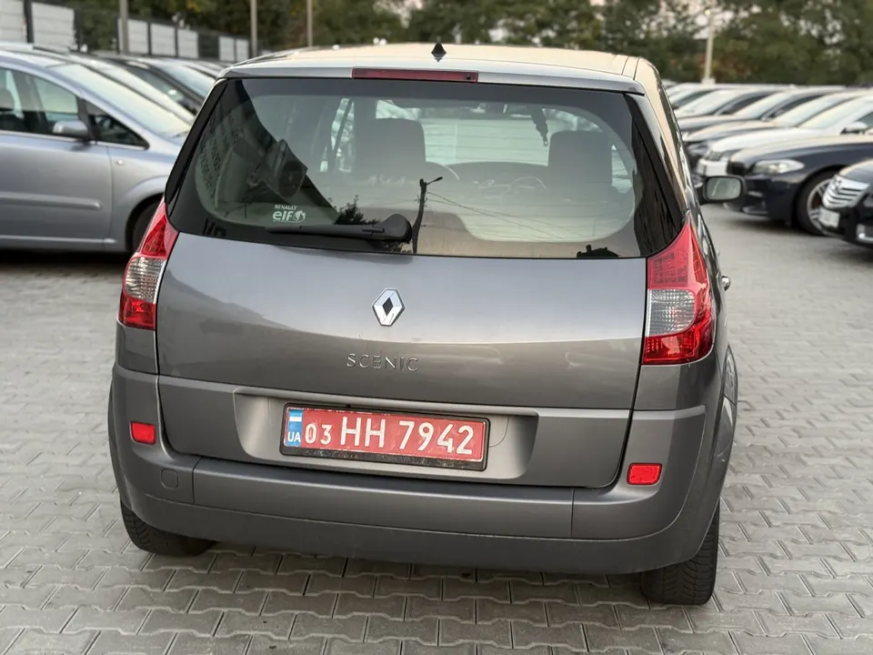 Renault Scenic — фото 8