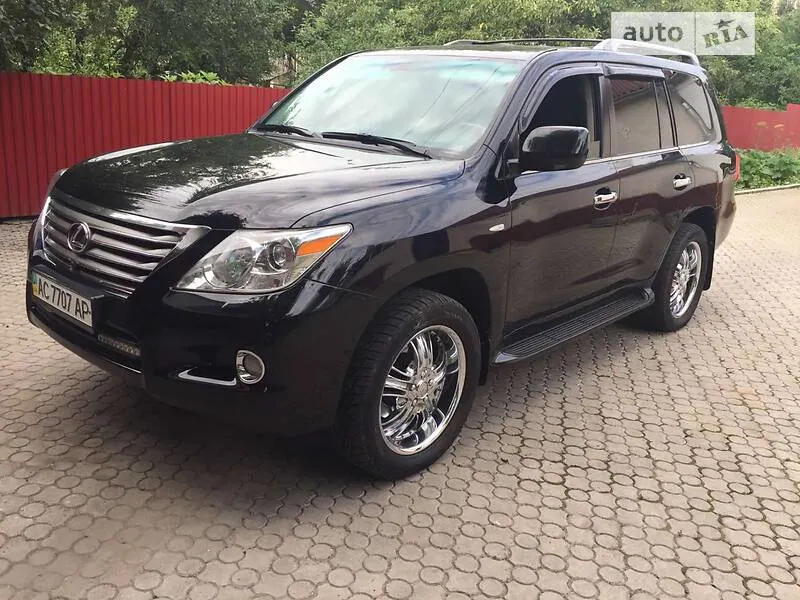 Lexus LX