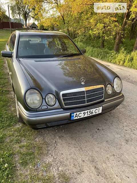 Mercedes-Benz E 300