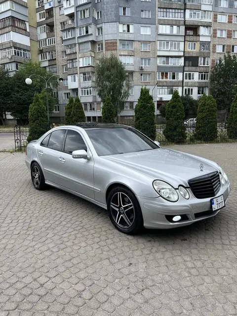 Mercedes-Benz w211 E200