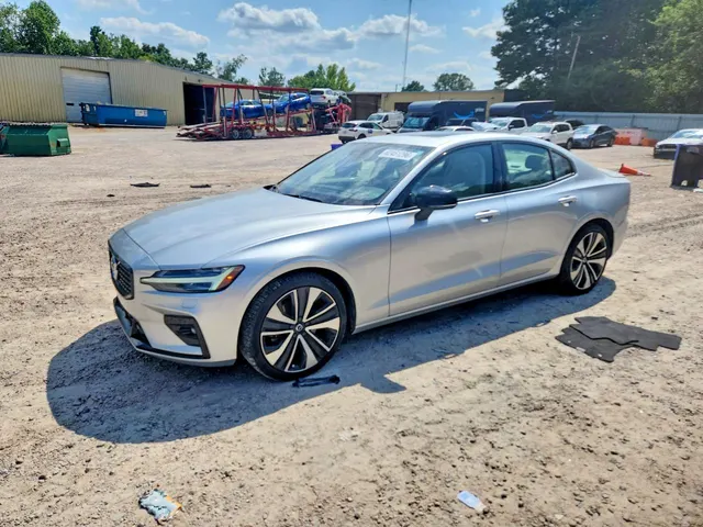 Volvo S60 B5 MOMENTUM