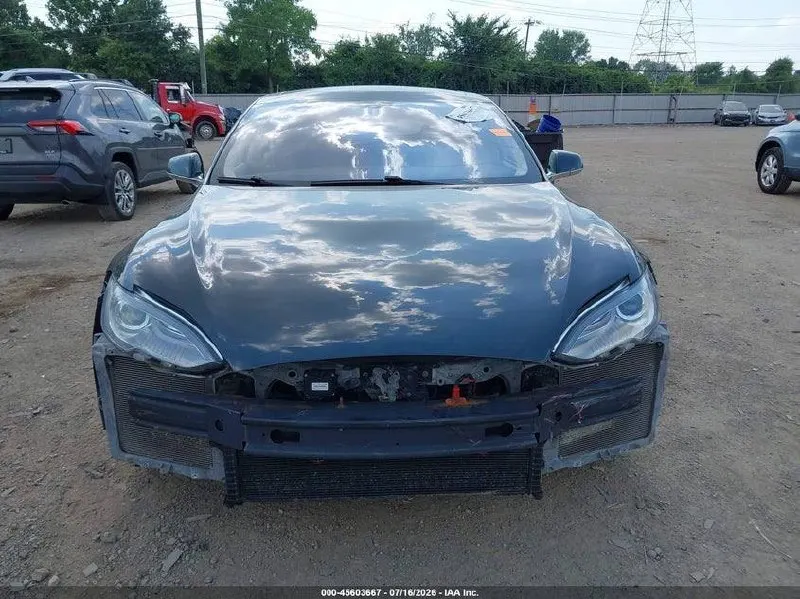 Tesla Model S P85