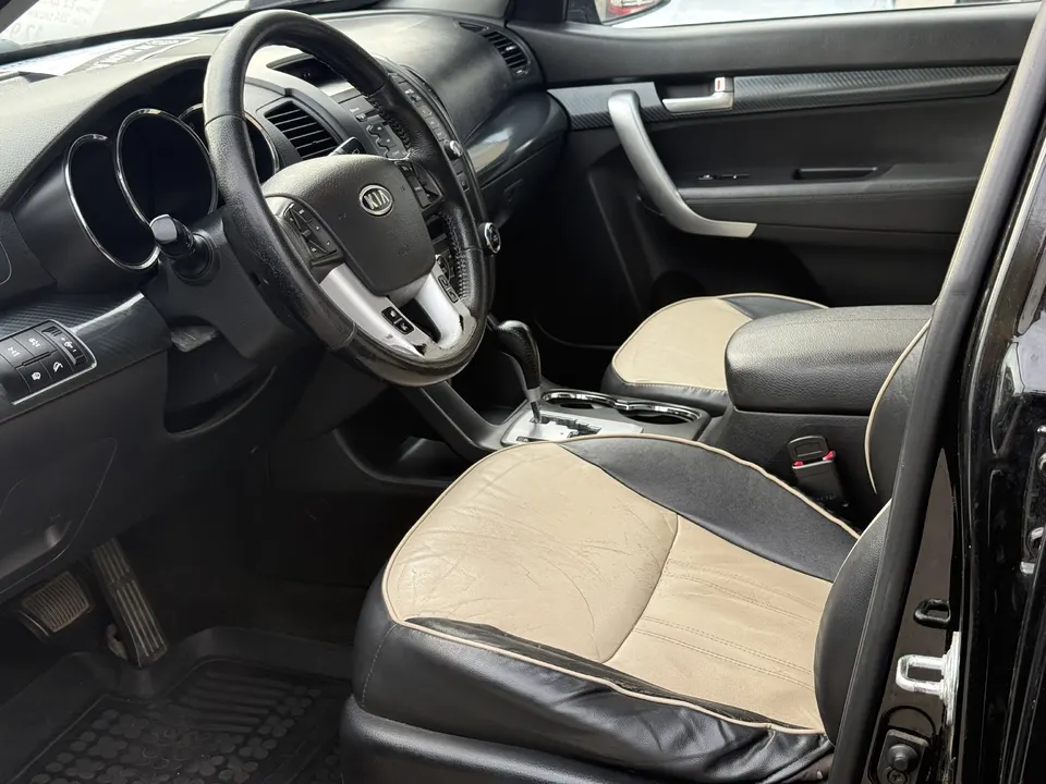 Kia Sorento — фото 10