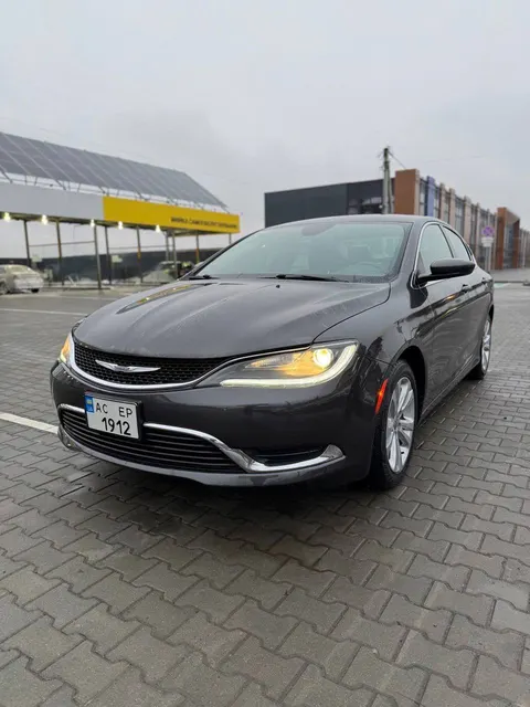 Chrysler 200