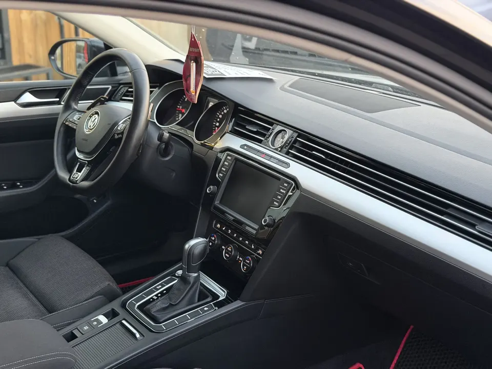 Volkswagen Passat — фото 9