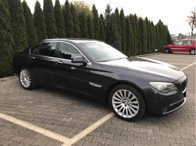 BMW 730