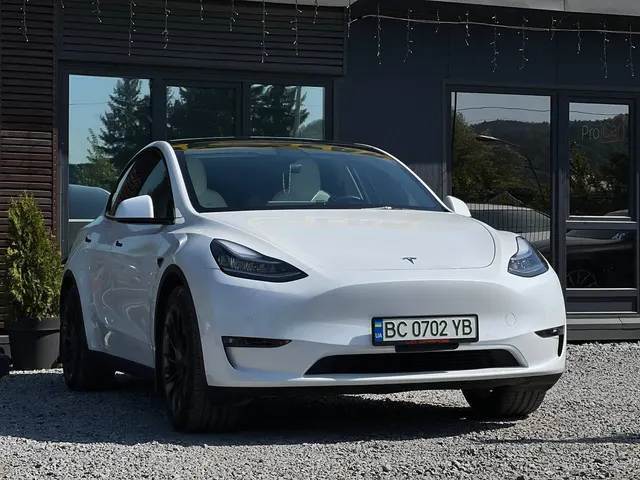 Tesla Model Y Long Range