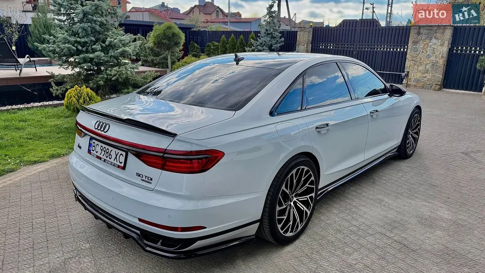 Audi A8 — фото 9
