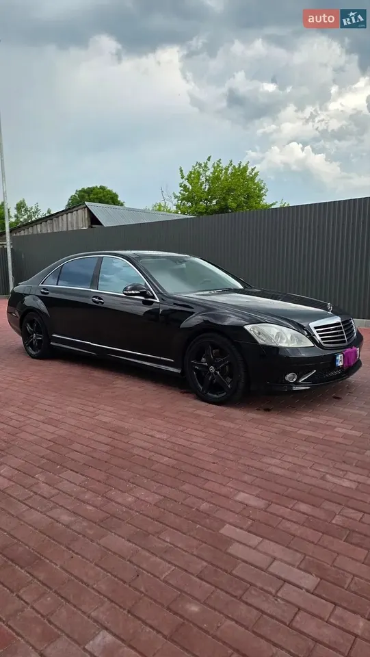Mercedes-Benz S-Class