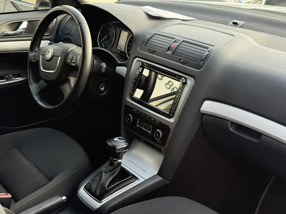 Skoda Octavia — фото 3