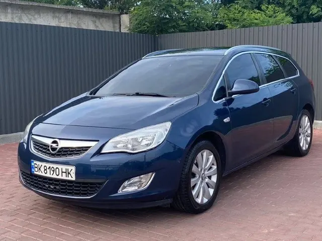 Opel Astra J