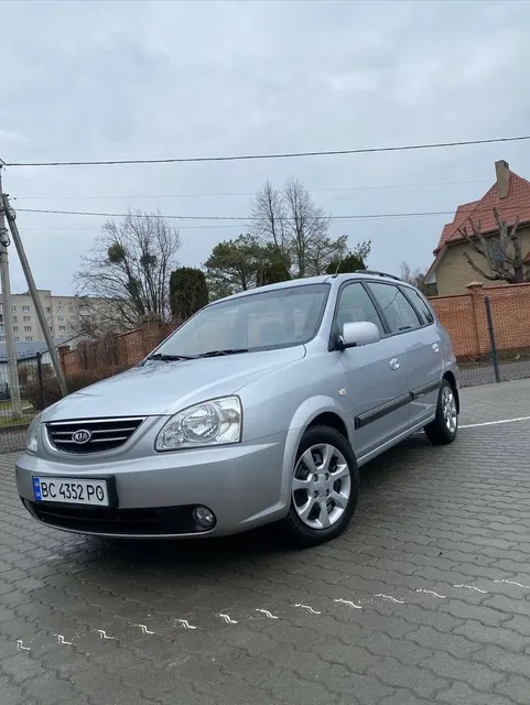 Kia Carens