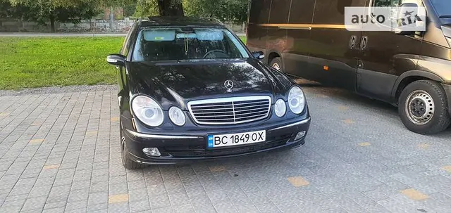 Mercedes-Benz E 320 w211 avangard