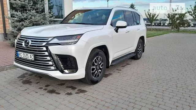Lexus LX